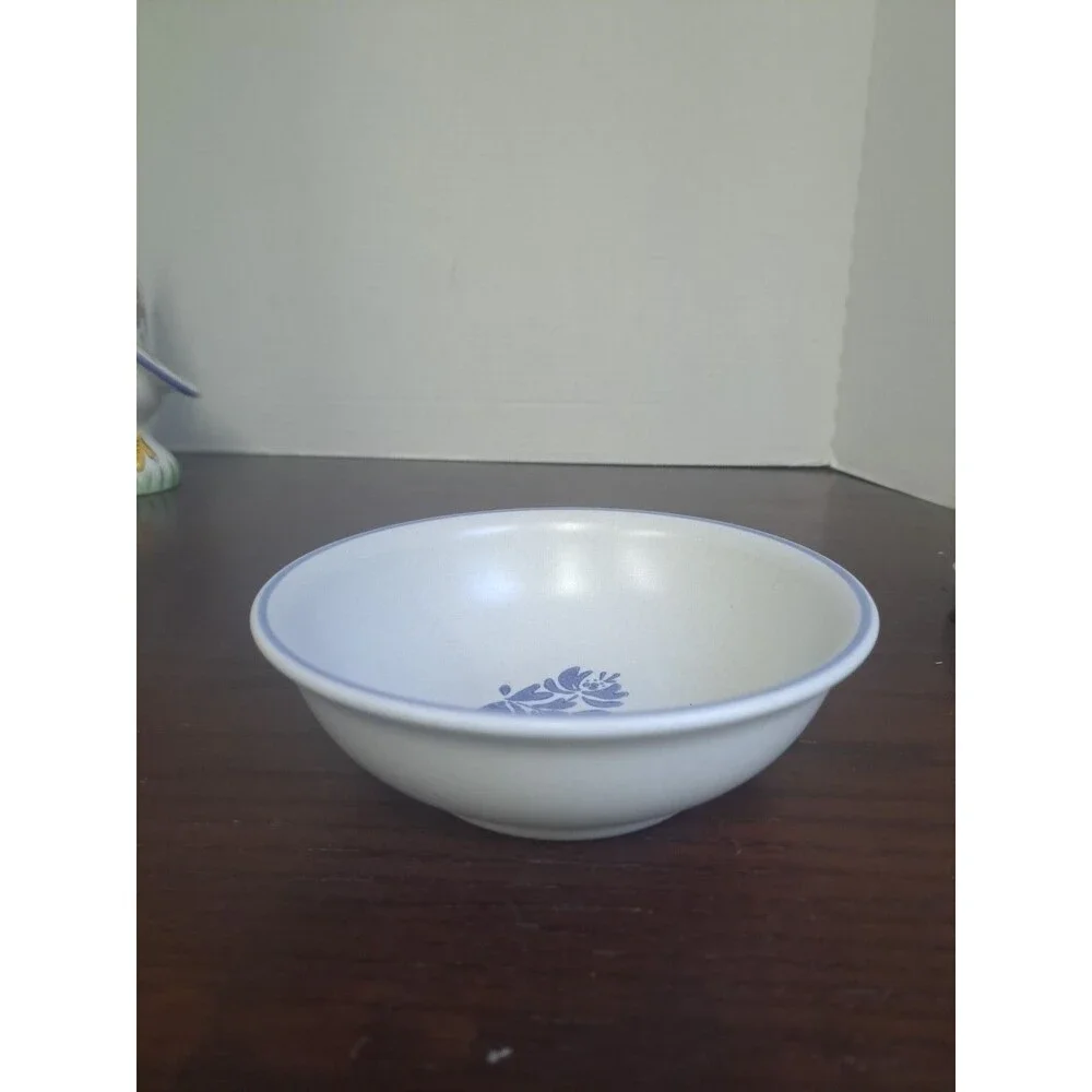 Vintage Pfalzgraff Yorktowne Blue And White Floral Stoneware 6inch Bowl